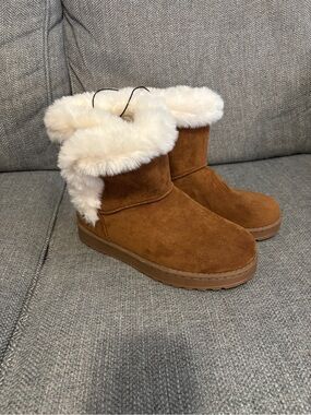 White Mountain Faux Fur Suede Boots Woman’s Sz 8